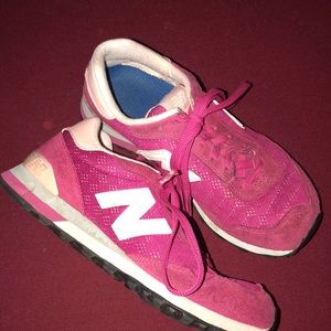 New balance tennis shoes